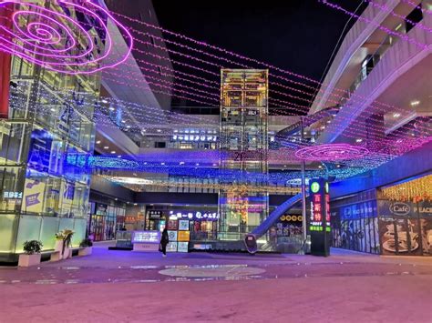 定制大型商场开业美陈主题雕塑春夏季摩天轮发光装饰互动拍照摆件-阿里巴巴