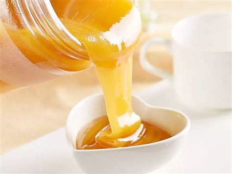 纯天然养殖蜜蜂 酿造蜂蜜促增收_广西中秀福地文化旅游有限公司