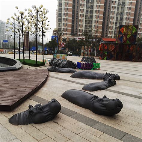 玻璃钢雕塑在都市景观中作用 - 惠州市纪元园林景观工程有限公司