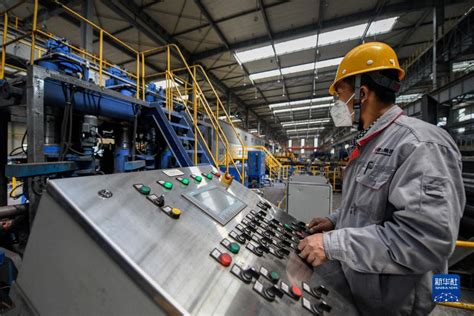 河北承德：智能制造 助推钒钛特种钢产业快速发展_时图_图片频道_云南网