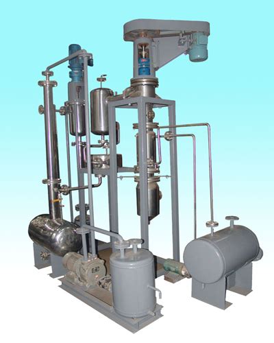 一种提取天然产物挥发油的水蒸气蒸馏装置