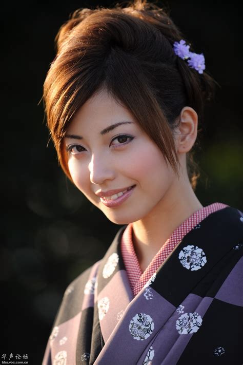 非常动人、优雅、清丽、纯真的日本和服美女[贴图] - 美女贴图 - 华声论坛