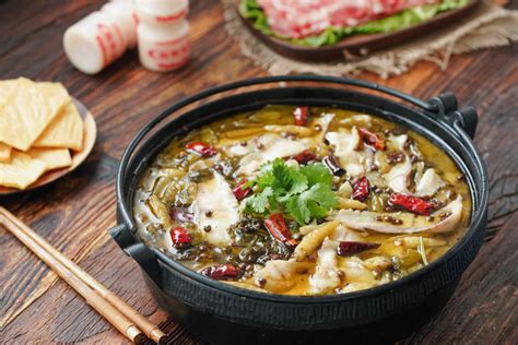 上海砂锅鱼头的做法_老上海鲜味砂锅鱼头锅怎么做图解-聚餐网