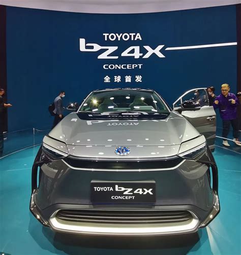 丰田又一款纯电车型 bZ4X 概念车正式发布_新闻_新出行