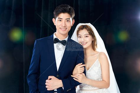 年轻夫妻婚纱照高清图片下载-正版图片501651124-摄图网