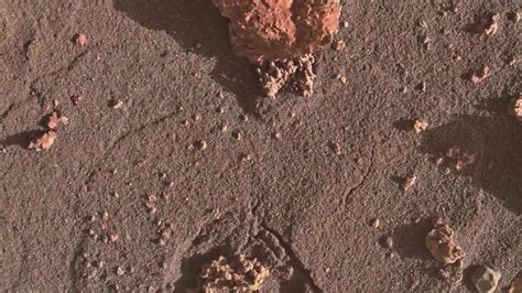 来！欣赏下火星表面，荒凉的世界_凤凰网视频_凤凰网