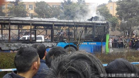 厦门BRT公交起火爆炸为刑事案件 是成都公交车燃