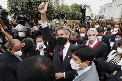 秘鲁选出10天内的第三位总统_图片频道_财新网