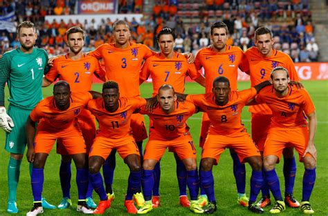 荷兰最新国家队大名单：德容维纳尔杜姆德里赫特均入选_球天下体育
