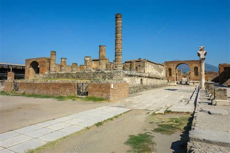 意大利庞贝废墟中的一条古高清图片下载-正版图片505201327-摄图网