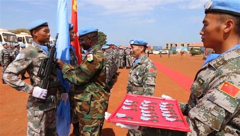 331名赴南苏丹中国维和官兵荣获“和平勋章”|南苏丹|维和|勋章_新浪新闻