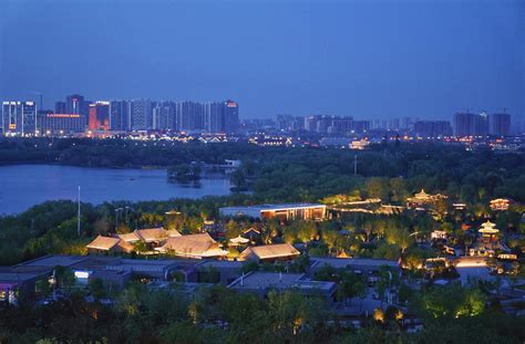 2024唐山南湖开滦旅游景区游玩攻略,龙山閣是欣赏南湖夜景的最好...【去哪儿攻略】