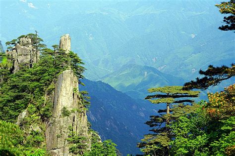 2021黄山是中国十大风景名胜唯一的山岳风光。后因传说轩辕黄帝曾在此炼丹，故改名为“黄山”_白鹅岭-评论-去哪儿攻略