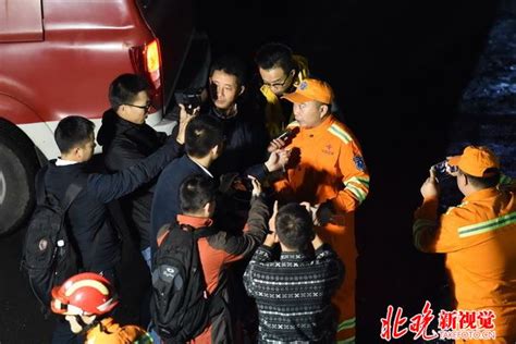 重庆永川区煤矿瓦斯爆炸 搜救人员分批下井救援-新闻中心-南海网
