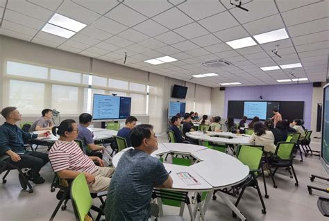 数字媒体系开展外聘教师“有效听课评课、提升课堂效果”主题教研活动-传媒与设计学院-滁州职业技术学院