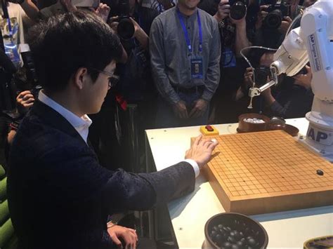 柯洁输了会哭，但AlphaGo赢了并不会笑……|柯洁|阿尔法狗|围棋_新浪新闻