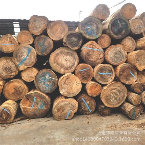 供应日本柳杉4米长原木古建圆柱定制加工家具用材包装杉木方条