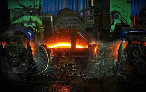 图说｜钢铁是怎样炼成的？从铁矿石到高炉 - 布谷资讯