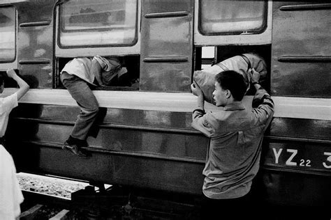 老照片：40年前的春运火车_凤凰网