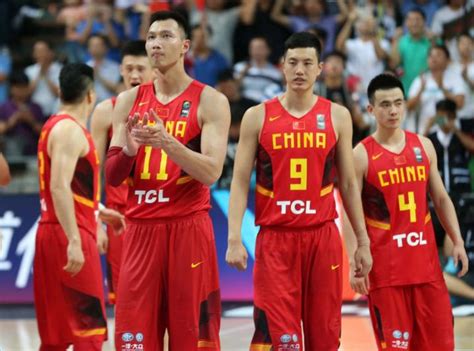中国男篮队长重返赛场，他不仅能做对抗训练，状态也恢复得极快！ - 知乎