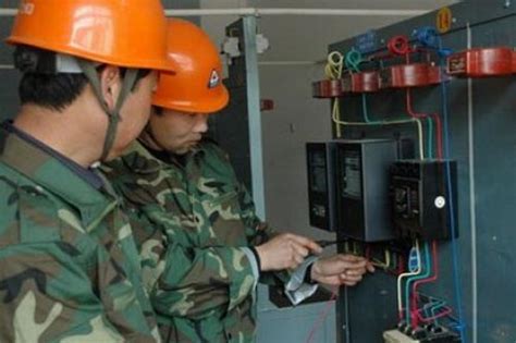 工程训练中心电工电子部举办电工电子实习快乐体验日活动-内蒙古工业大学工程训练中心