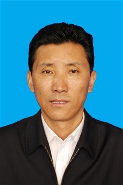 果果(藏族)任拉萨代理市长(图/简历)_凤凰资讯