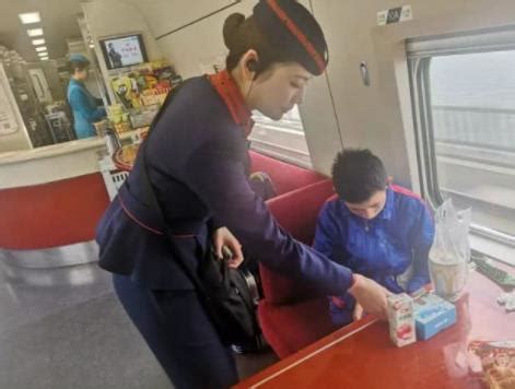 春运镜头：京广高铁上的孩子们 - 文明巡礼 - 东南网