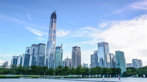 青岛城市风光海边的高楼群高清图片下载-正版图片501682352-摄图网