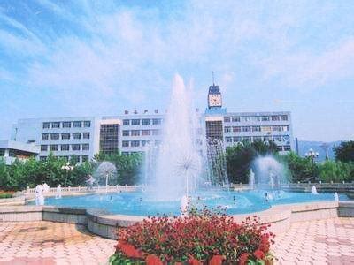 济南大学 - 大学信息网