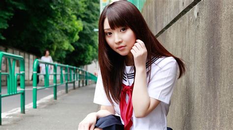 Pure Japanese school girl with the beat on the streets Wallpaper 11 ...