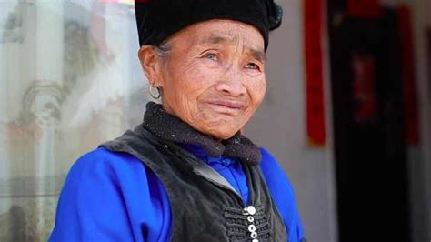 日本90岁老奶奶热爱搞笑自拍，俘获大批年轻观众|Instagram|老奶奶|自拍_新浪新闻