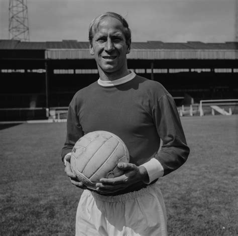 历史上的今天10月11日_1937年博比·查尔顿出生。博比·查尔顿，英格兰足球运动员