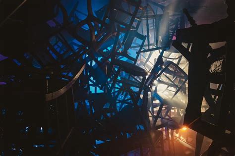 “沉浸式天花板”《不眠之夜》上海版五周年特展开启，未来更有大型沉浸式面具秀《燃烬城》从伦敦空降魔都 - 周到