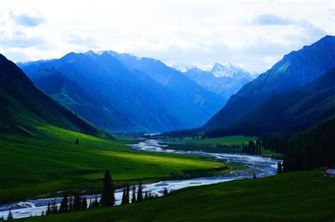 新疆伊犁那拉提旅游风景区_伊犁旅游景点_新疆旅行网