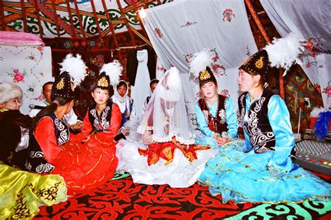【2022中国有约】那拉提民俗体验 看一场浪漫的哈萨克婚礼_四川在线