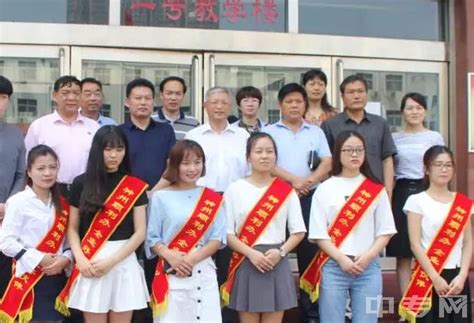 2021郑州市外贸学校报名要求