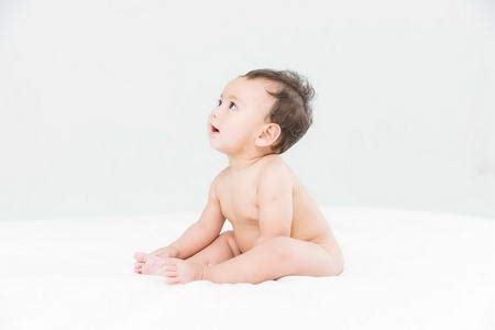 婴幼儿发展特点与亲子游戏（一）我们可以陪19-24个月宝宝玩什么？