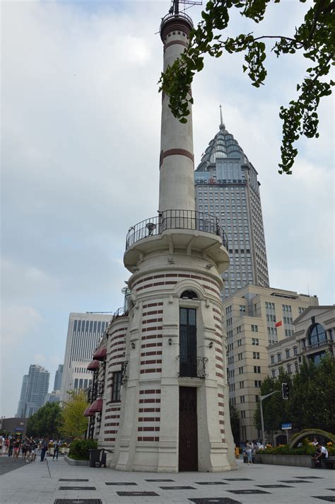 漫步12个历史文化风貌区，读懂建筑里“长”出来的上海风情_城市