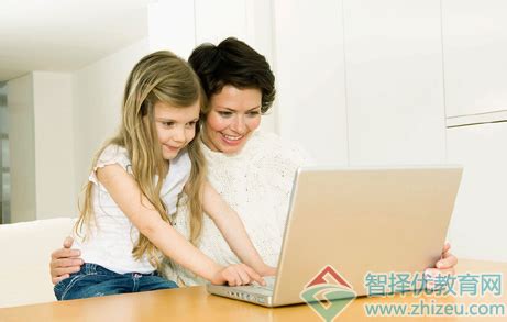合理监控孩子上网需要家长以身作则 - 智择优择校平台