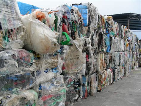废塑料回收图册_360百科