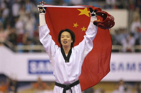 中国跆拳道有哪些人在奥运会拿过冠军？在第几届？什么级别？_百度知道