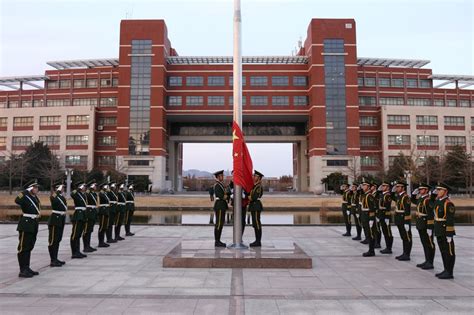 北京高校女生国旗护卫队照片_手机凤凰网