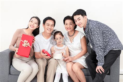幸福美满的家庭生活PSD素材免费下载_红动中国