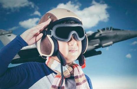 眼一生：视力下降要被改行飞行员护眼秘籍大公开__凤凰网