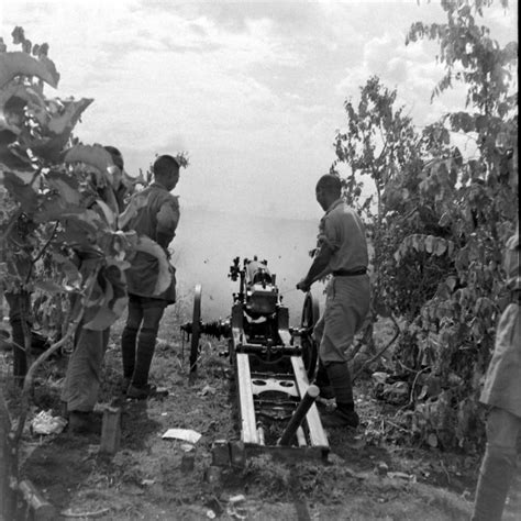 抗战老照片 中国远征军在缅甸 和美军一同战斗炮击日军