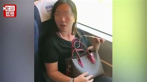 高铁霸座女买过道票强占靠窗座位原乘客被迫换到别的座位_腾讯视频
