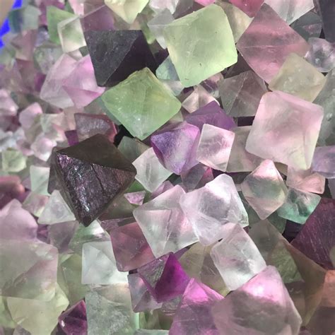 绿莹 紫莹 彩萤石八角星 纯手工敲打 八面体摆件 宝石工艺品旅游-阿里巴巴