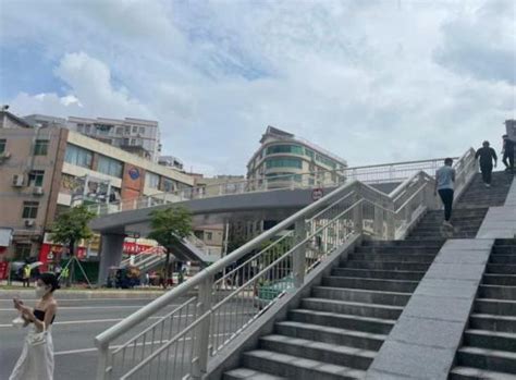 海南大学北门外人行天桥设计方案公示