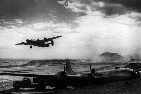 硫磺岛战役，美军决定向日本投掷原子弹的因素_凤凰网