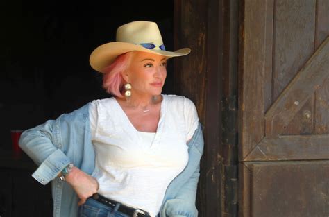 Tanya Tucker Readies First Album in 17 Years, Releases New Song 